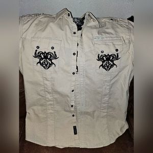 Roar Shirt from the buckle